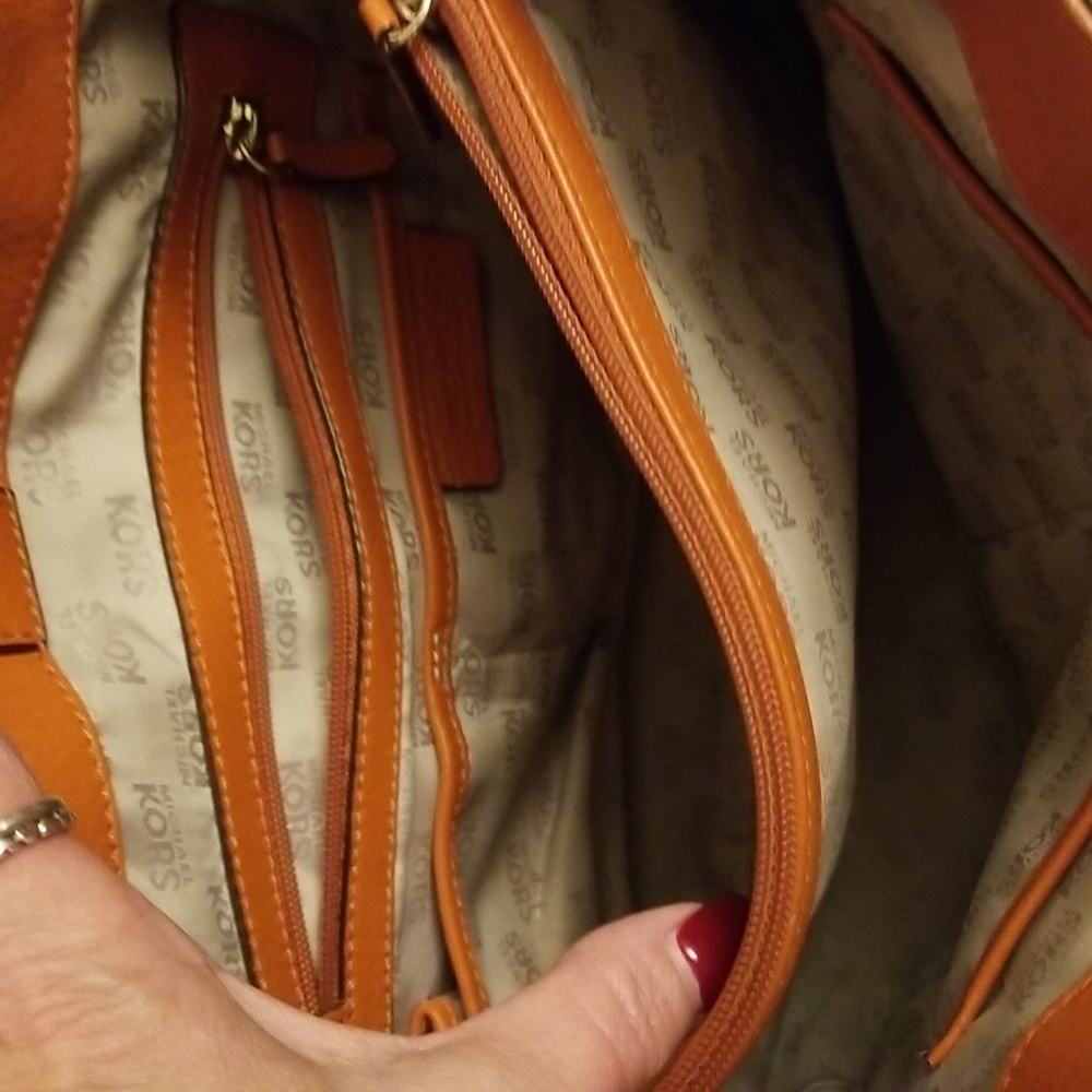 โAutumn orange Michael Kors bagโฃ - Picture 8 of 15